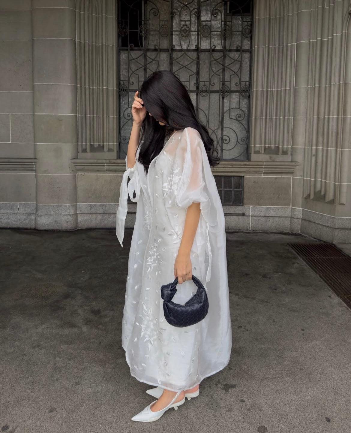 Frosted Petals - Petal Detail Sheer Organza Abaya