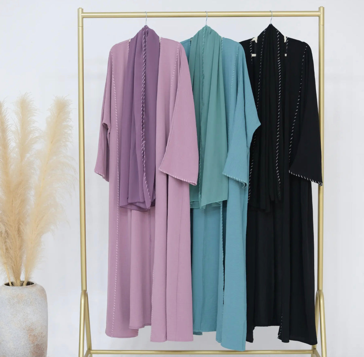 Mira Minimal Thread Abaya