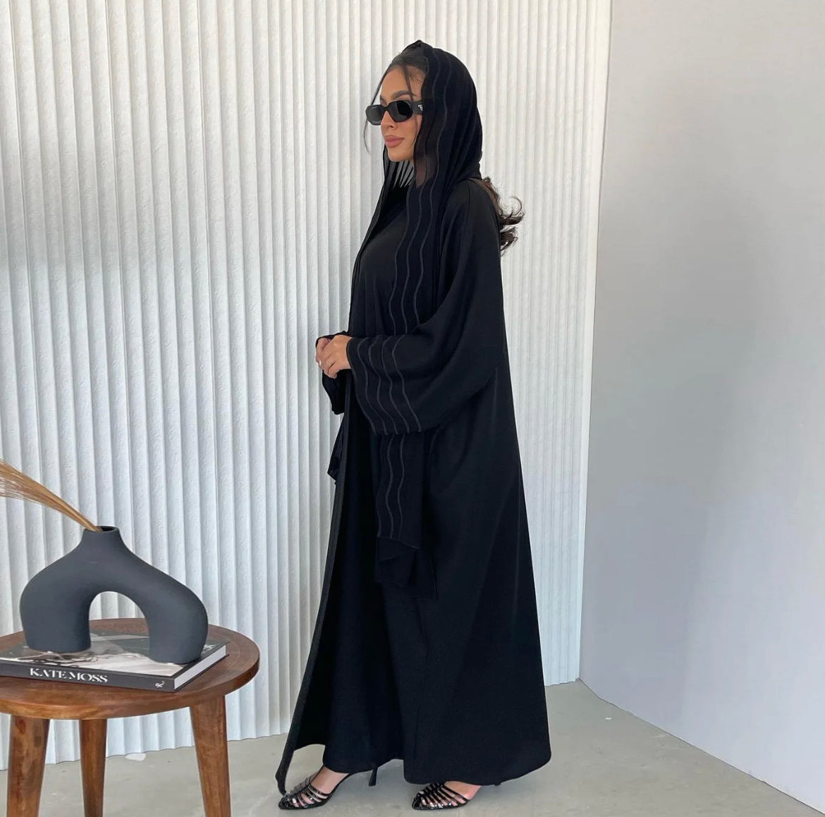 Monochrome Wave Abaya With Hijab