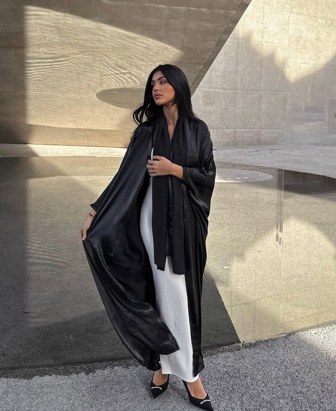 Dinner in Riyadh - Satin Kaftan (Hijab Included)