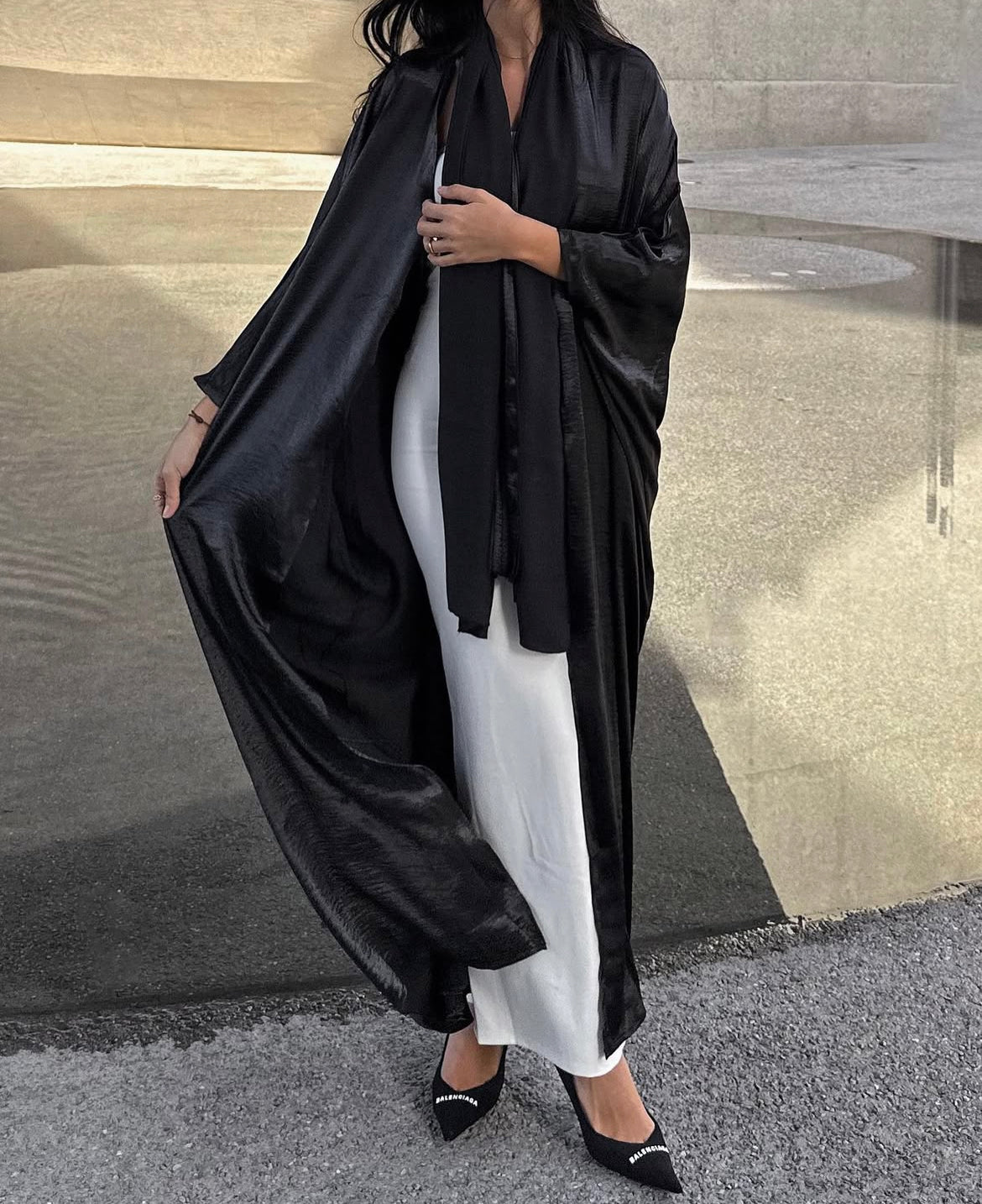 Dinner in Riyadh - Satin Kaftan (Hijab Included)