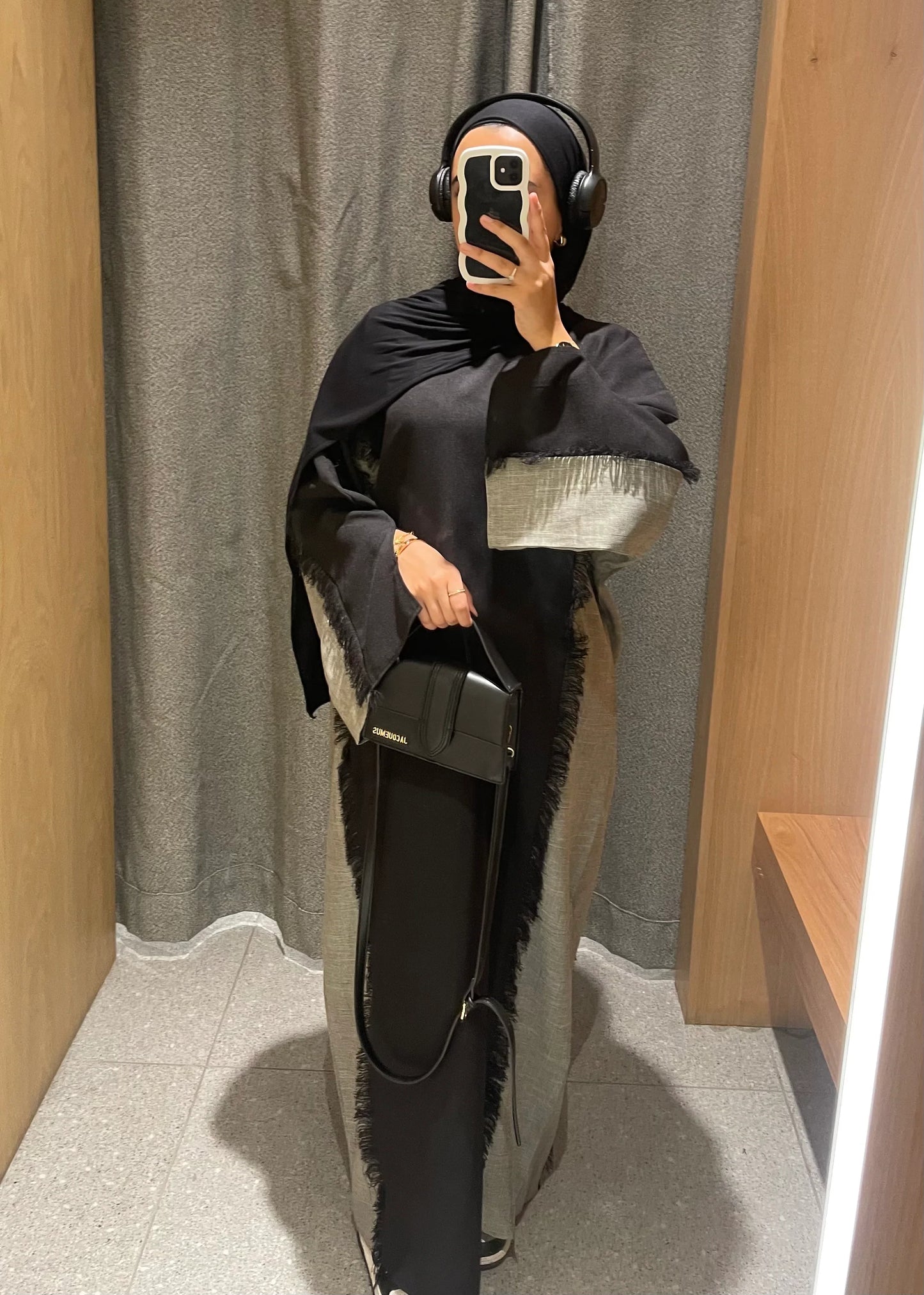 Winter is Here - Two Toned Fray Closed Abaya