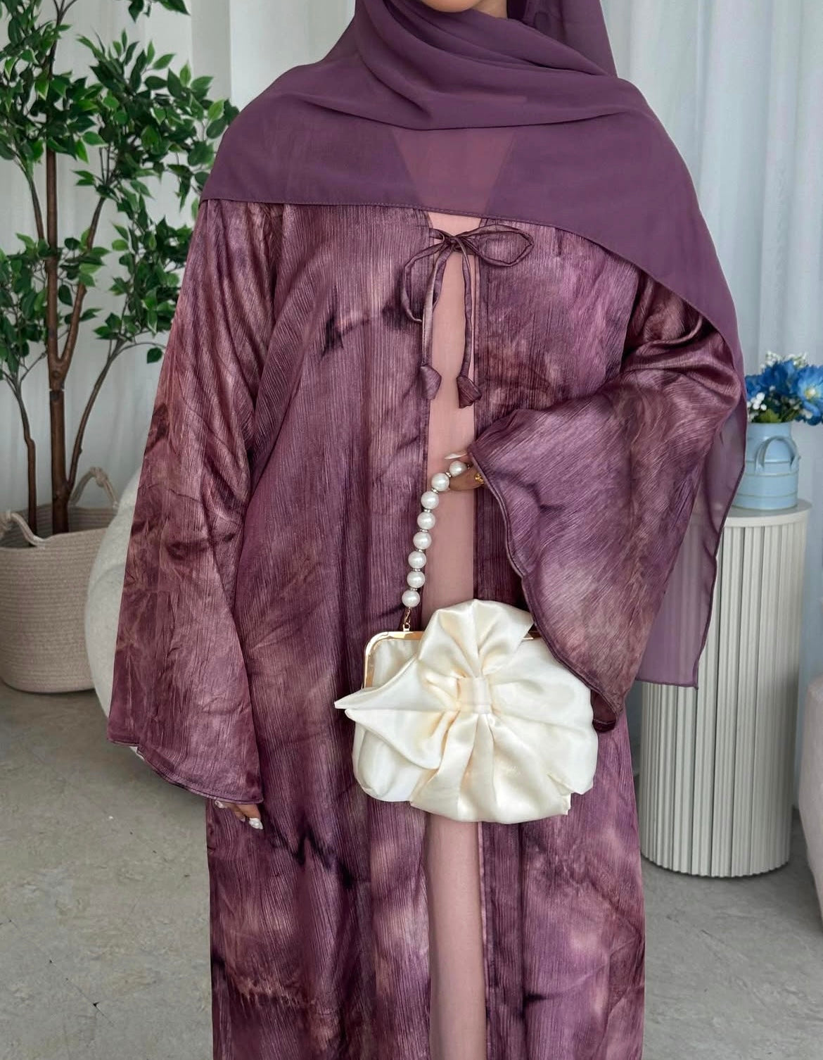 Marble Sheen - Bow Closure Abaya
