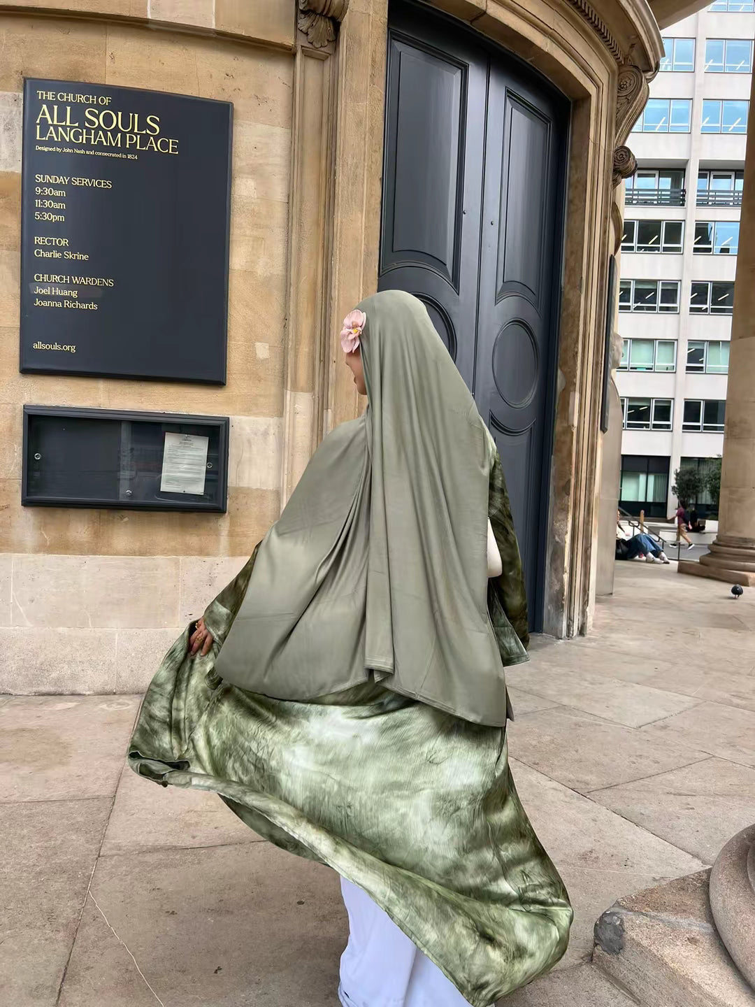 Marble Sheen - Bow Closure Abaya