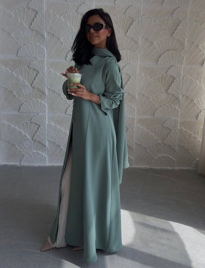 Zarqah Minimal Button Abaya