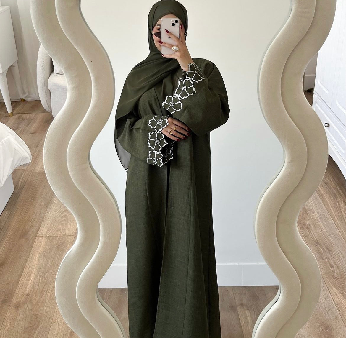 Minimal Embroidered Sleeve Abaya